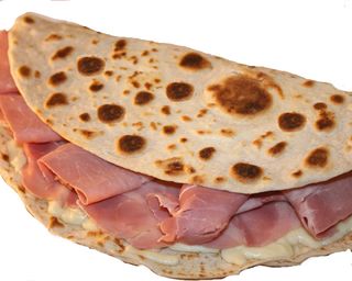 Piadina prosciutto cotto e montasio