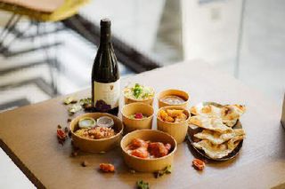 Menú Benares  Botella Vino ( Para 2 personas )