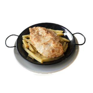 PECHUGA ASADA CON PATATAS FRITAS