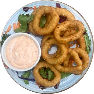 Inele de ceapa cu sos remoulade
