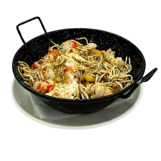 huevos rotos con patatas, gambas y gula