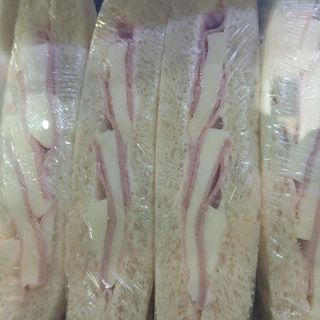 Tramezzino prosciutto cotto e mozzarella