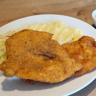 Meniu Șnitel din piept de pui  550 g