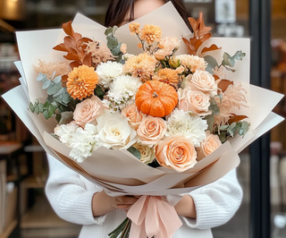 Buchet trandafiri, crizanteme, eustoma și frunze de stejar
