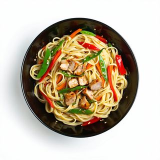 Linguine Al Wok Con Pavo Estilo Oriental