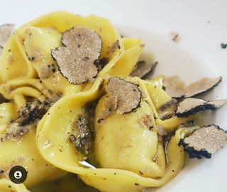Tortelloni ripieni di funghi porcini al tartufo nero pregiato