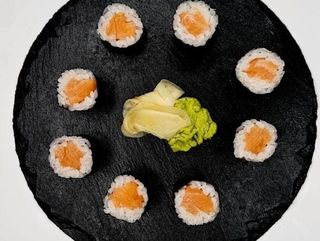 Hosomaki z łososiem 8 szt.