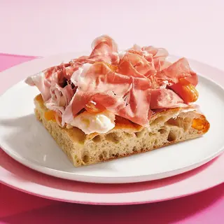 Focaccia al prosciutto crudo