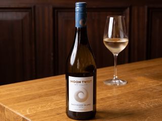 Вино Moon Twist Sauvignon Blanc Нова Зеландія, сухе, біле (750ml)