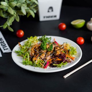 Салат з куркою в соусі теріякі (220г)