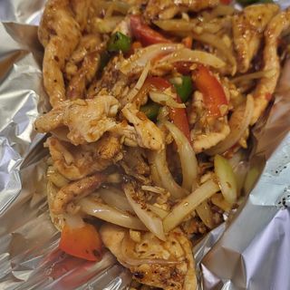 Kurczak z czosnkiem (na gorącym półmisku)