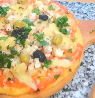 1 Pizza sans gluten Poulet classique + 1 Gâteau sans gluten du Jour