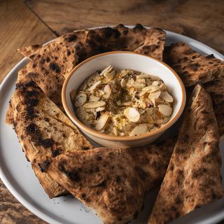 Costa bianca e hummus