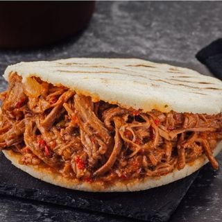 Arepa De Carne Mechada