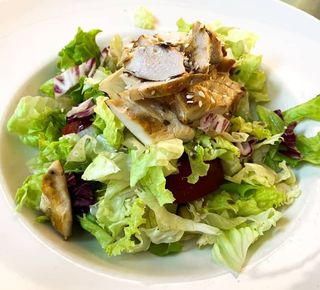Pileća salata