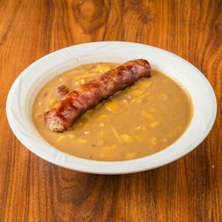 Maneštra s prilogom i kruhom