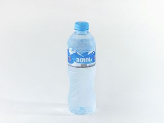 0.5ლ წყალი მთის