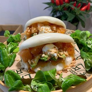 Bao bun salmon