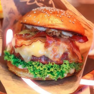 Black Angus Bacon Cheeseburger