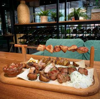 Фірмова м'ясна дошка гриль