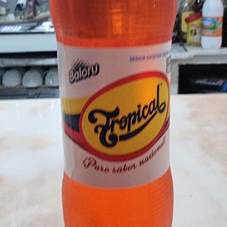 Cola tropical de manzana