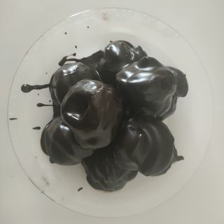 Profiteroles al cioccolato con gelato  1 kg 