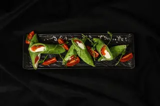 Млинці з лососем, крем-сиром та шпинатом (250г)