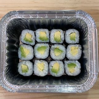 30. Makis con aguacate (12 uds.)