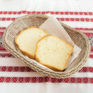 Chleb pszenny własnego wypieku (2 kromki)