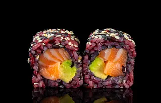 197. Nero sake roll 4 pezzi