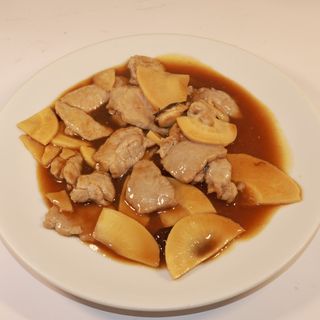60. Manzo con bambù e funghi