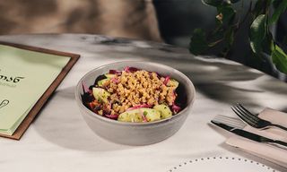 კიტრი პომიდვრის სალათი ნიგვზით და კახური ზეთით  330გრ