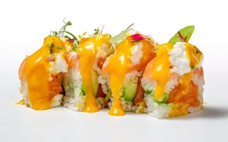 F1 - Fresh salmon roll