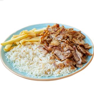 Plato Con Carne,patatas,arroz y pan 