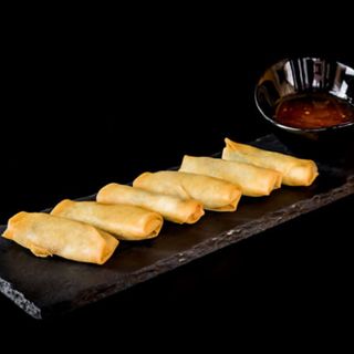 82. Rollito De Langostino (5 Uds.)