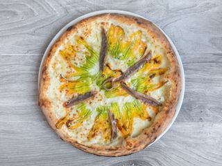Pizza fiori di alici