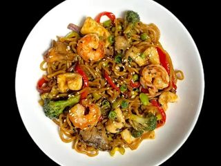 УДОН З МОРЕПРОДУКТАМИ