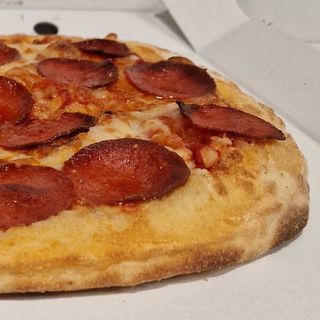 Pizza Pepperoni (Mediana)