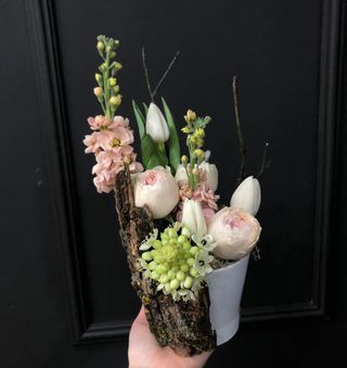 Aranjament in scoarta de copac