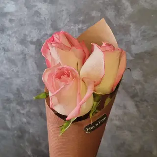 Bouquet 3 roses couleur rose 
