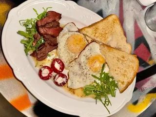 СНІДАНОК З ТЕЛЯЧОЮ ВИРІЗКОЮ (250g)