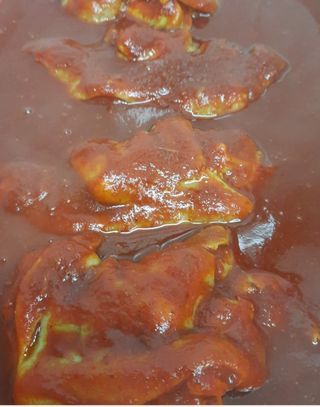 Manitas De Cerdo A La Vizcaína (Ración)