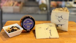 Ser owczy z białą truflą ( 200 g )