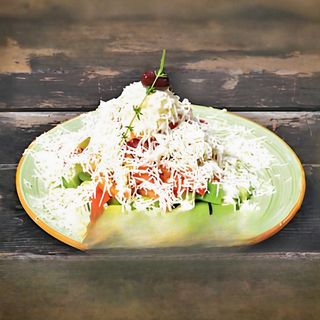 Шопска салата (650г)