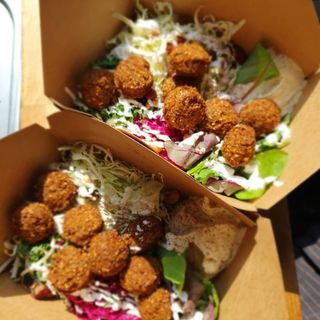 Box falafel