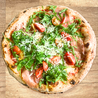 Pizza prosciutto crudo e rucola