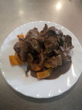 Tapa higaditos de pollo encebollados