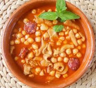 Garbanzos con menudo