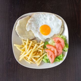 Hambúrguer em Prato