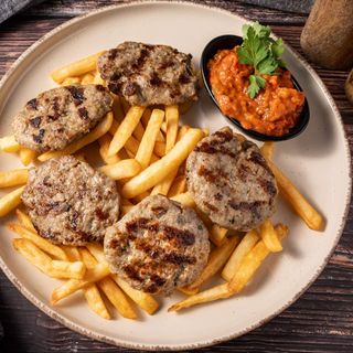 Тройка кюфтета с гарнитура